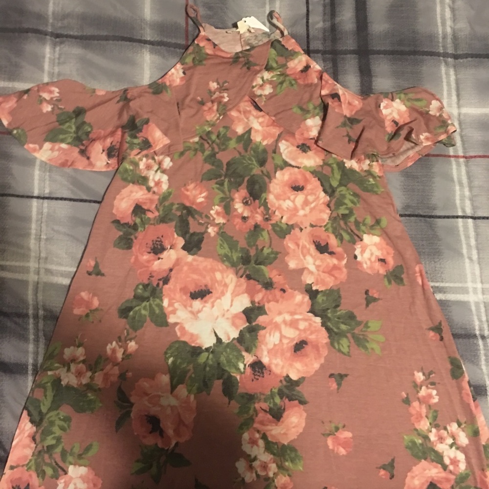 Cold shoulder floral boutique dress.
